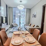 Stay By Latinem Luxury 2Br Holiday Home Cvr B2008 Near Burj Khalifa